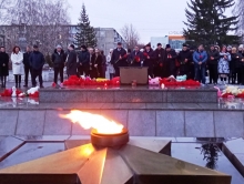 Ачинский благочинный возложил цветы в память о жертвах террористического акта в Красногорске 5